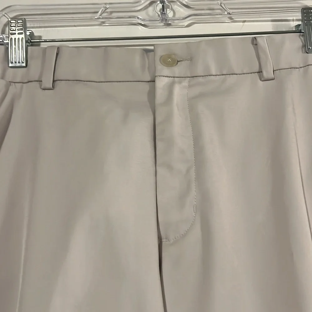 Nike mens cream flat front dri-fit shorts